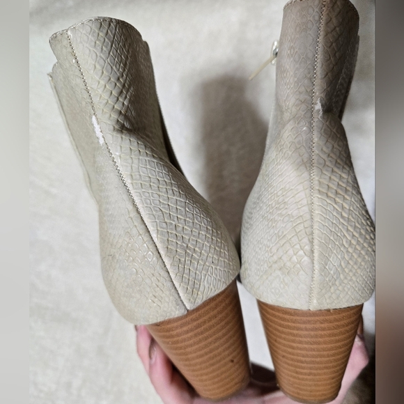 Coconuts by Matisse Vegan Snake Skin Going West Zip Up Heeled Bootie Boots - Picture 15 of 16